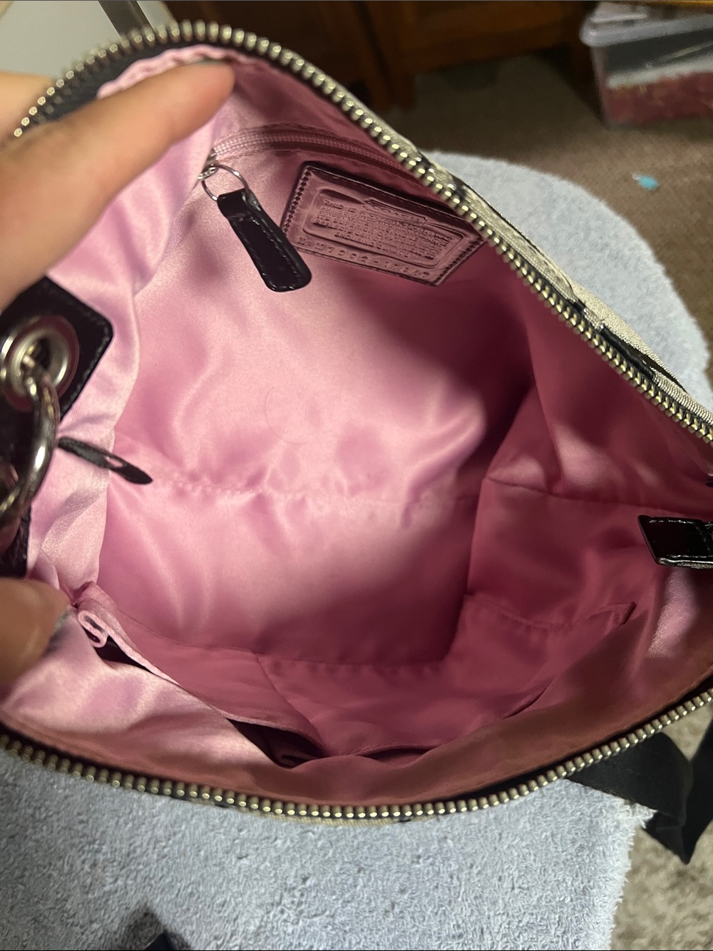 Coach Poppy Signature Canvas Crossbody in Black & Cream - Picture 5 of 8